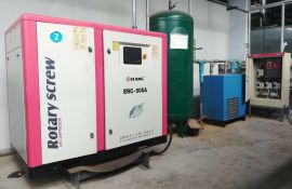 售后团队3V1上门服务，定频螺杆空压机保养内容有哪些-[广西意朗]